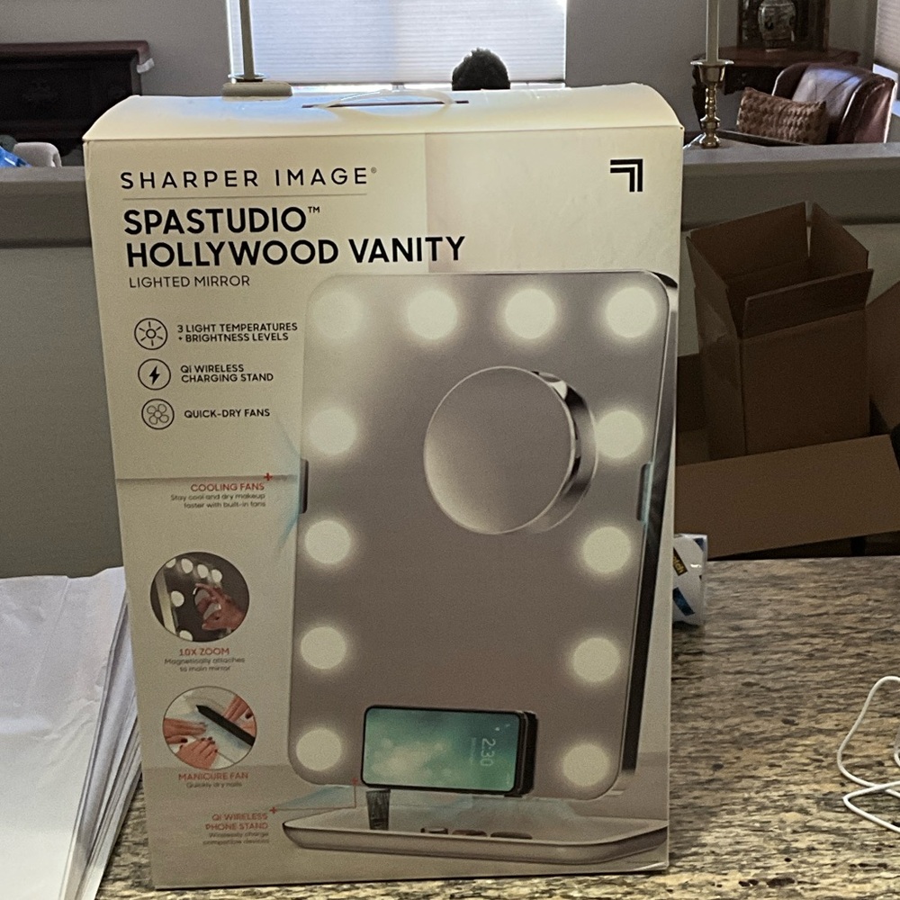Sharper Image Spa Studio Hollywood Vanity Lighted Mirror